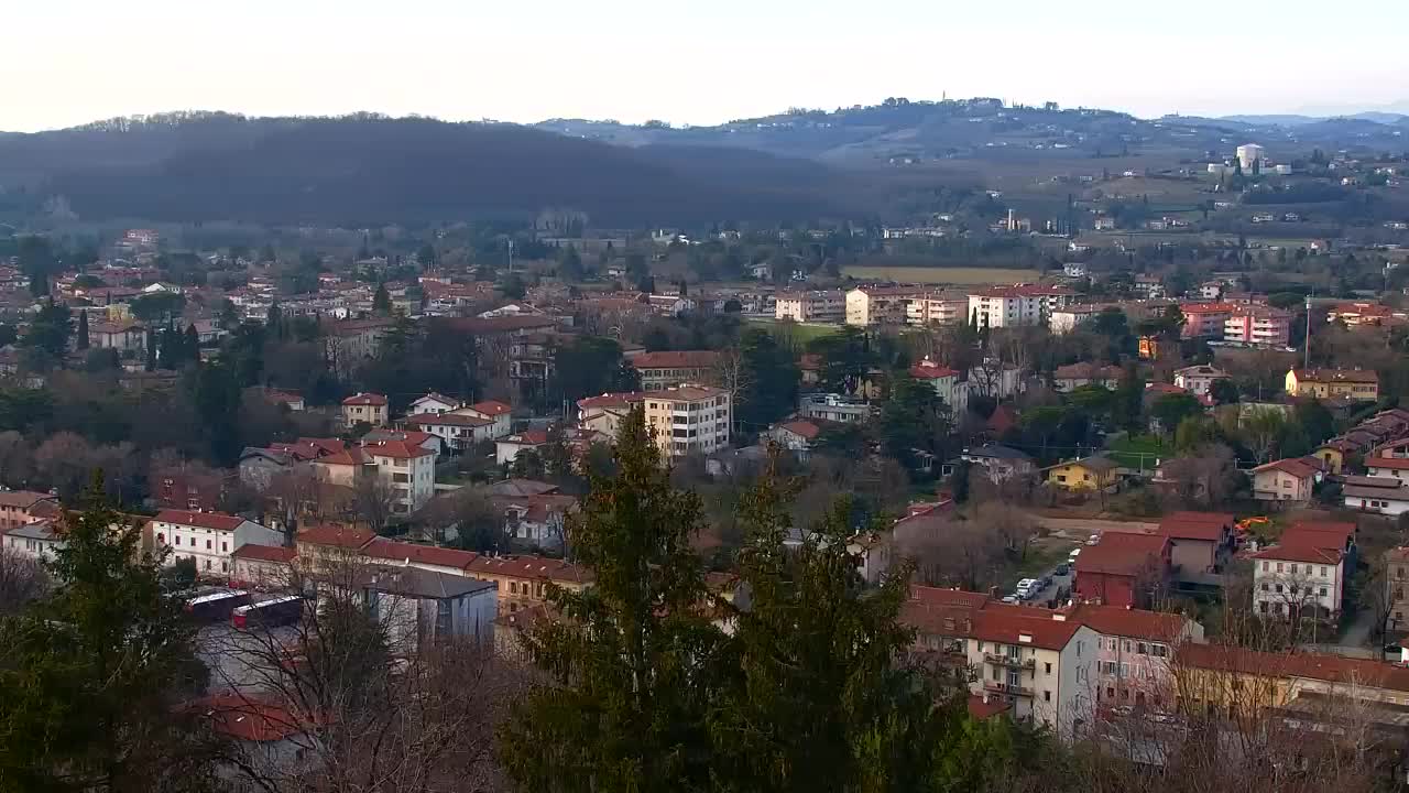 Nova Gorica e Gorizia: Panorama Mozzafiato dal Convento Francescano di Castagnevizza