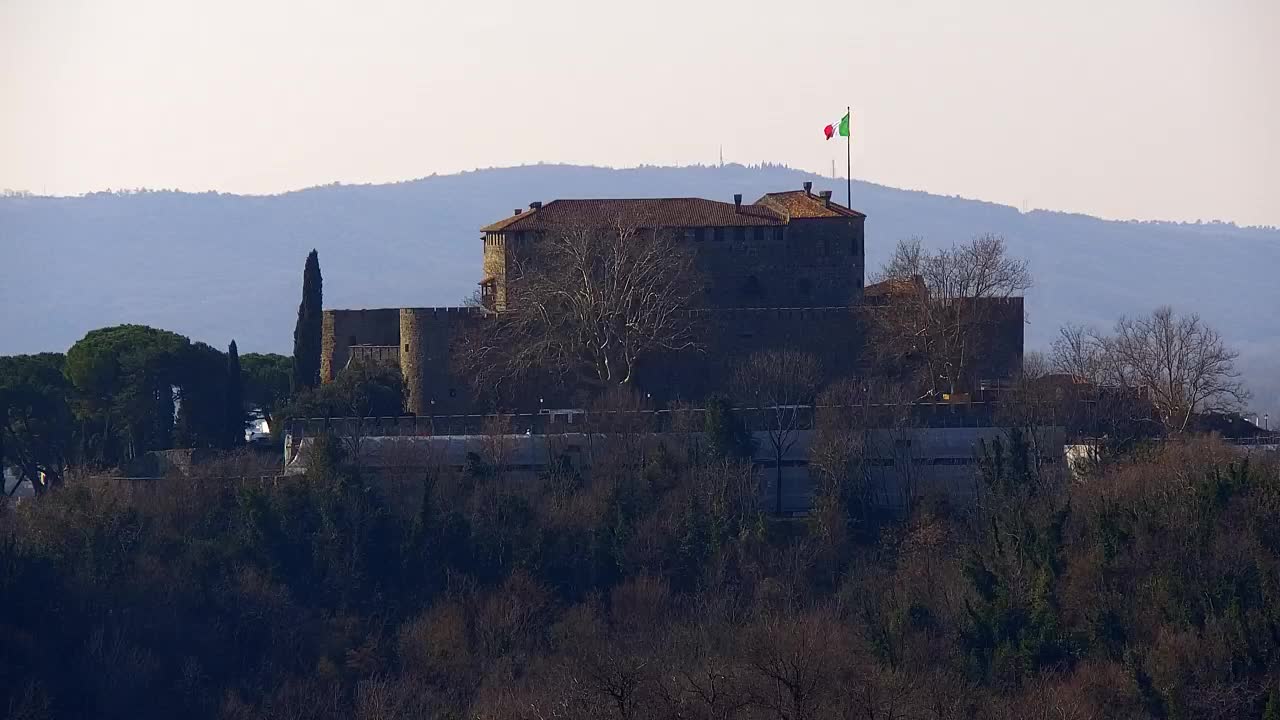 Nova Gorica e Gorizia: Panorama Mozzafiato dal Convento Francescano di Castagnevizza