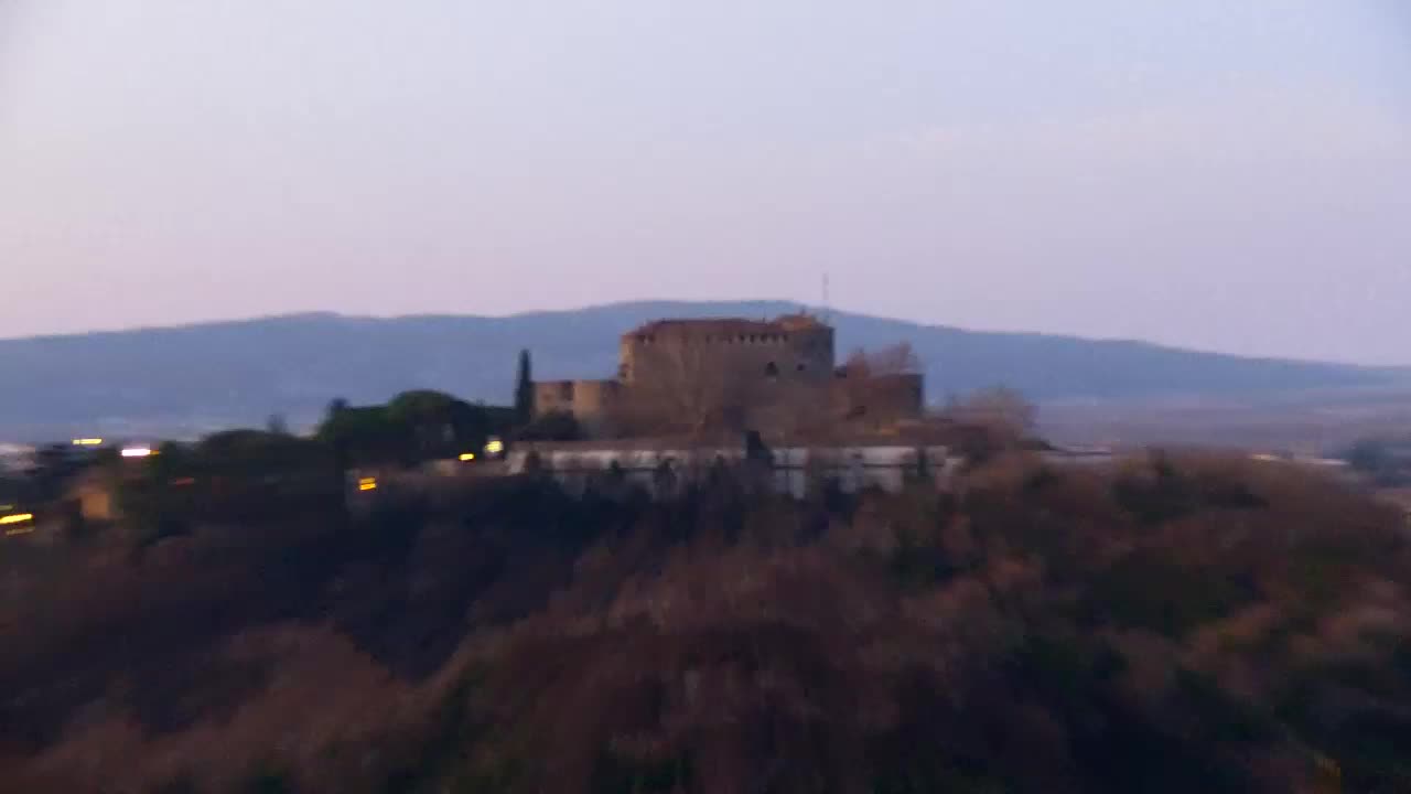 Nova Gorica e Gorizia: Panorama Mozzafiato dal Convento Francescano di Castagnevizza