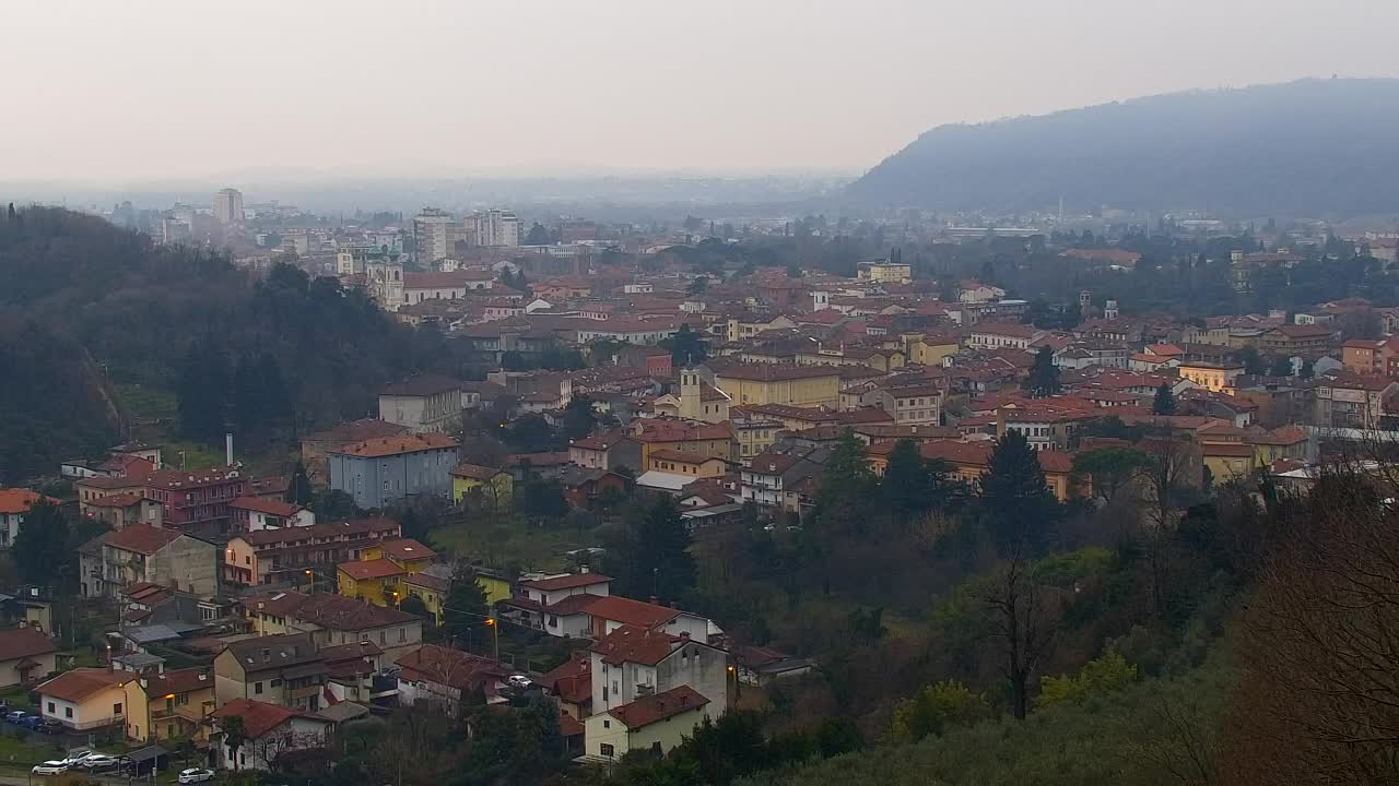 Nova Gorica i Gorica: Prekrasan Pogled iz Franjevačkog Samostana Kostanjevica