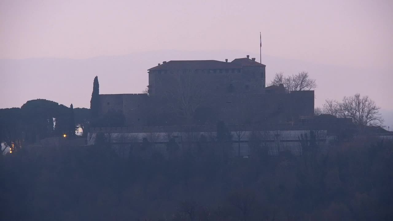 Nova Gorica y Gorizia: Impresionantes Vistas desde el Monasterio Franciscano de Kostanjevica