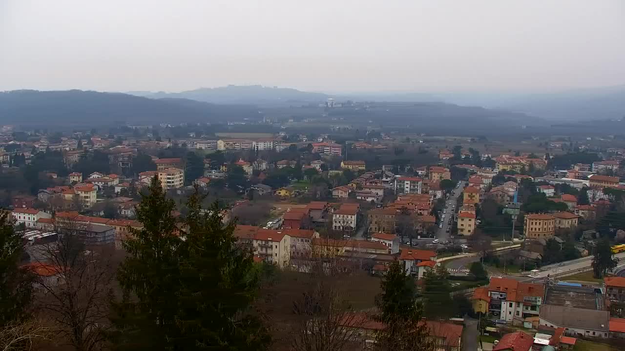 Nova Gorica e Gorizia: Panorama Mozzafiato dal Convento Francescano di Castagnevizza