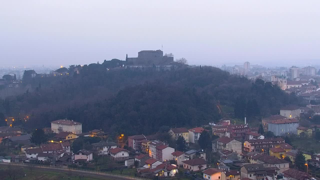 Nova Gorica i Gorica: Prekrasan Pogled iz Franjevačkog Samostana Kostanjevica