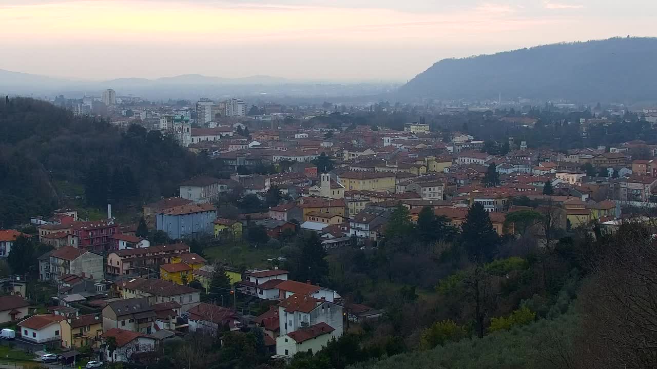 Nova Gorica y Gorizia: Impresionantes Vistas desde el Monasterio Franciscano de Kostanjevica