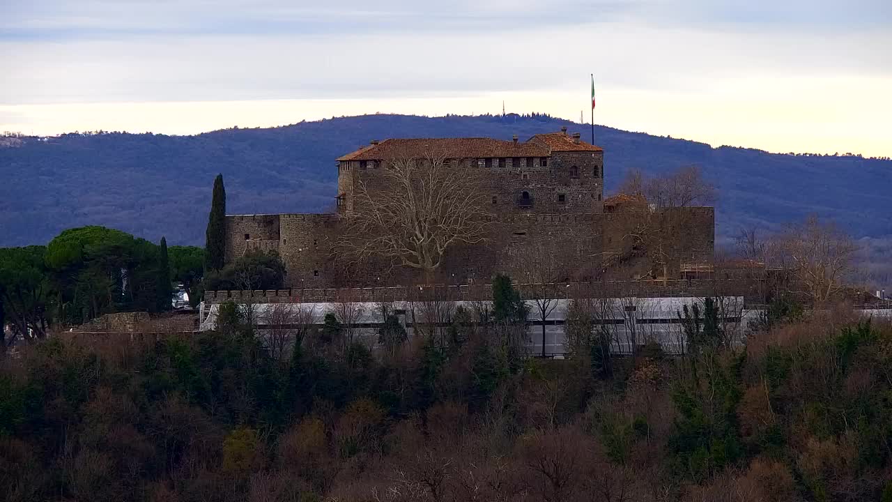 Nova Gorica i Gorica: Prekrasan Pogled iz Franjevačkog Samostana Kostanjevica