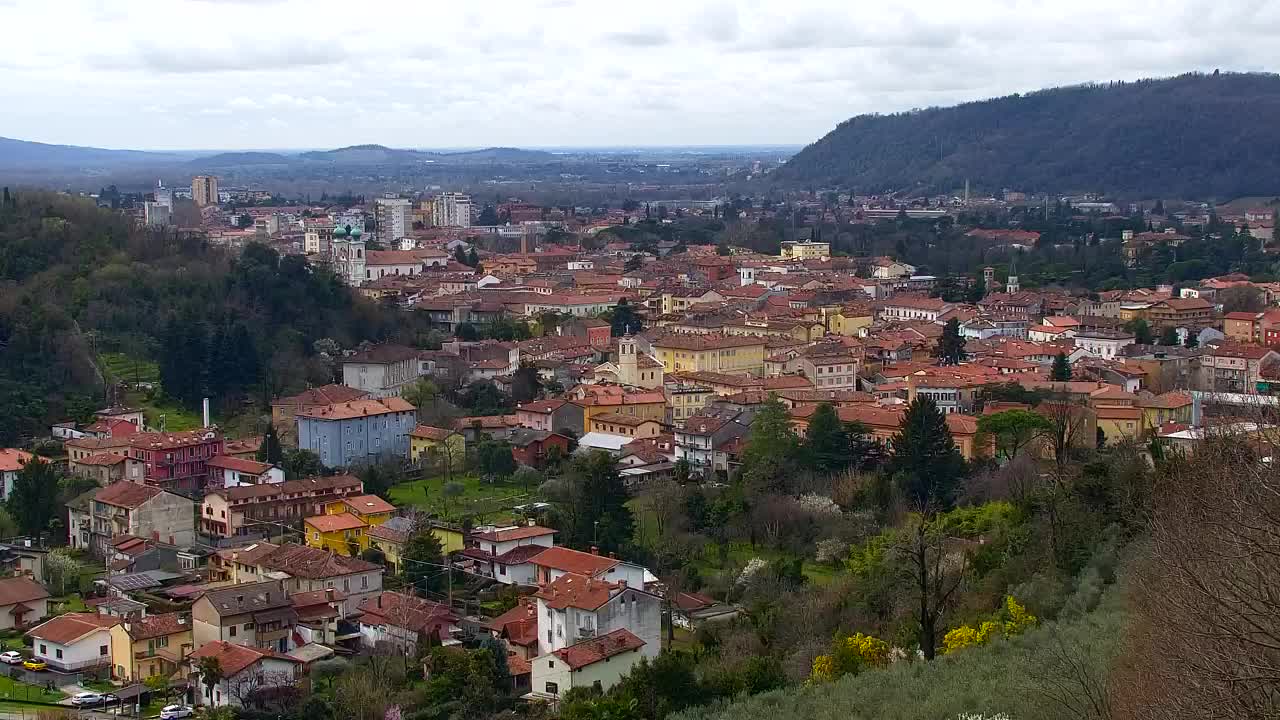 Nova Gorica e Gorizia: Panorama Mozzafiato dal Convento Francescano di Castagnevizza