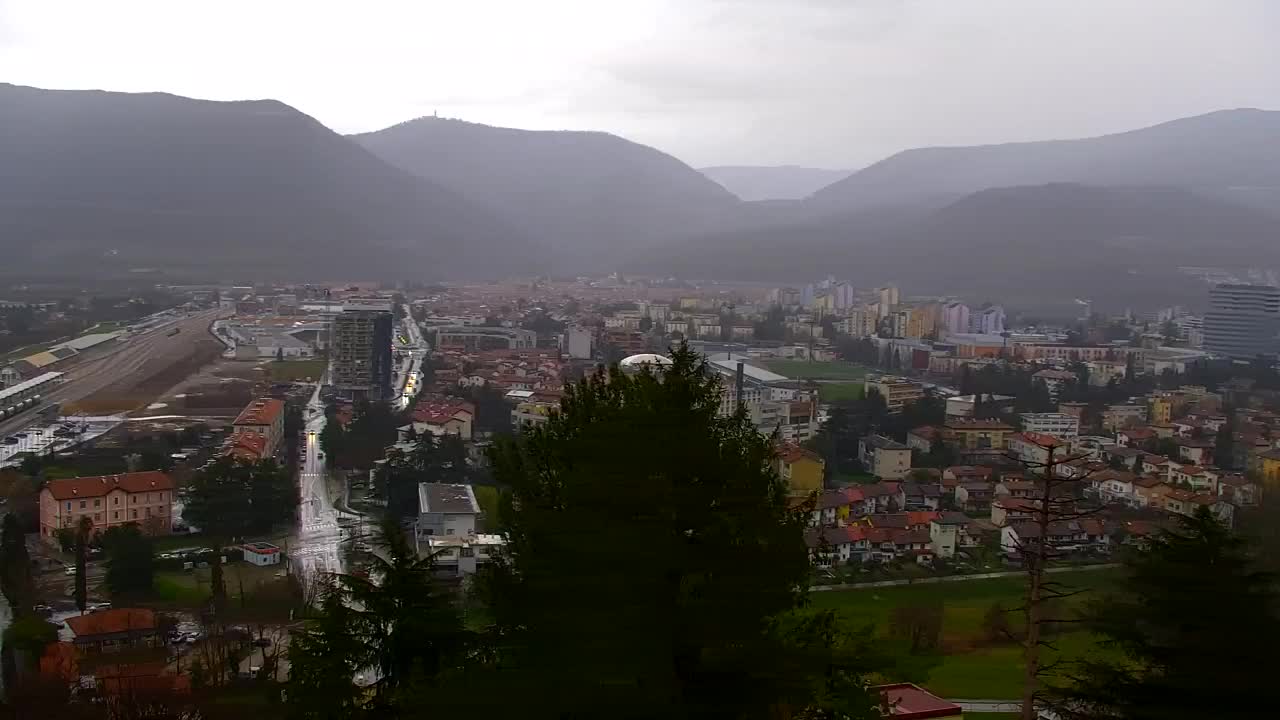 Nova Gorica y Gorizia: Impresionantes Vistas desde el Monasterio Franciscano de Kostanjevica