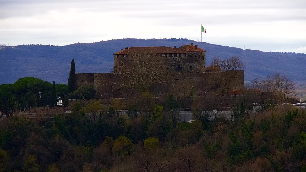 Nova Gorica e Gorizia: Panorama Mozzafiato dal Convento Francescano di Castagnevizza