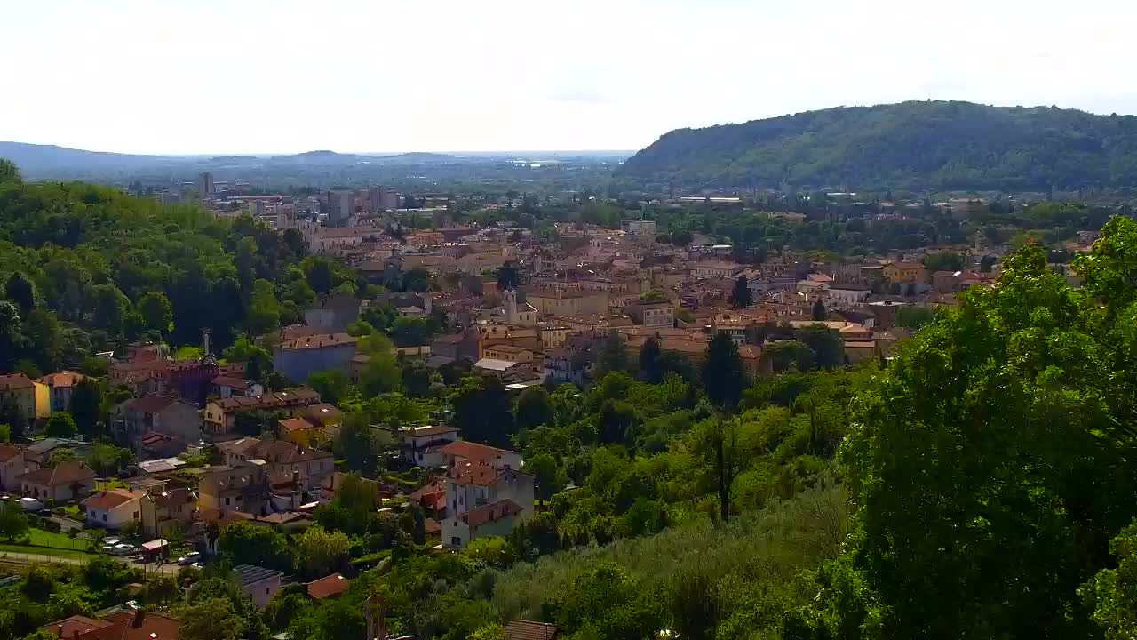 Nova Gorica e Gorizia: Panorama Mozzafiato dal Convento Francescano di Castagnevizza