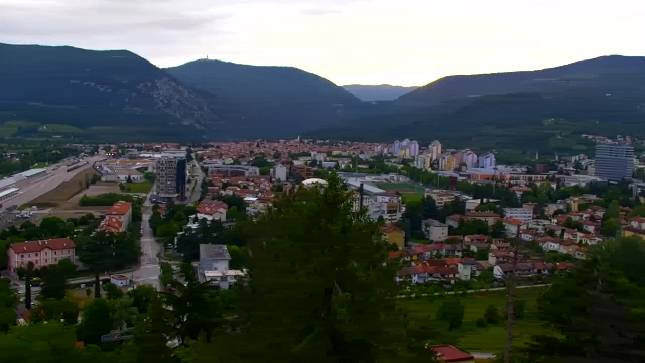 Nova Gorica e Gorizia: Panorama Mozzafiato dal Convento Francescano di Castagnevizza