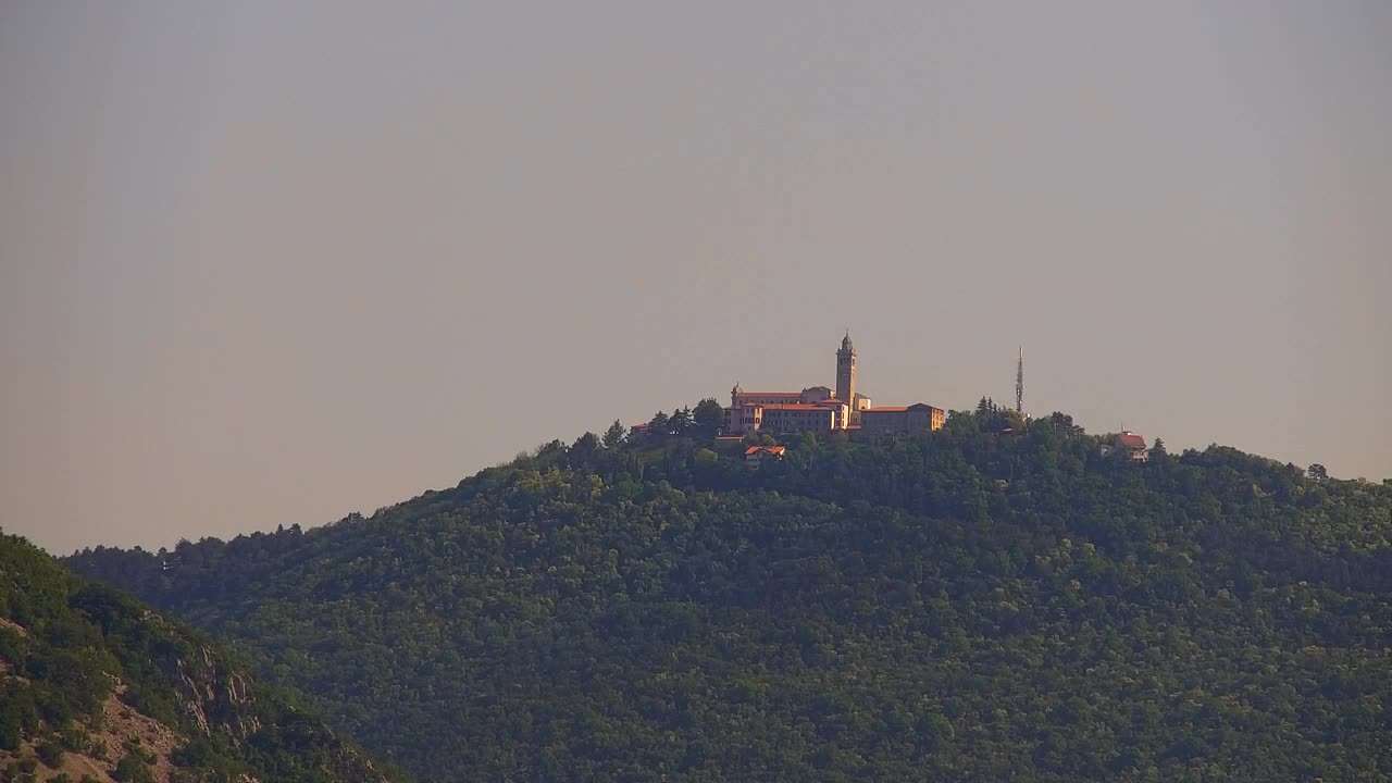 Nova Gorica e Gorizia: Panorama Mozzafiato dal Convento Francescano di Castagnevizza