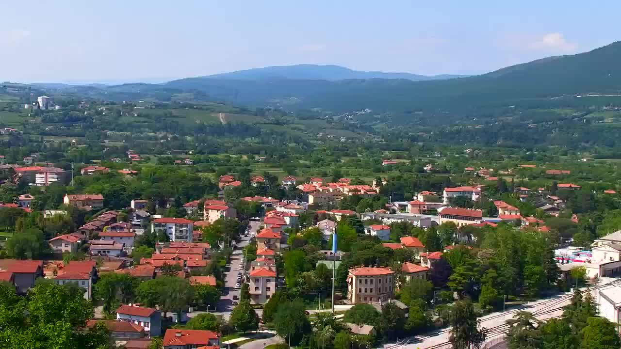 Nova Gorica y Gorizia: Impresionantes Vistas desde el Monasterio Franciscano de Kostanjevica