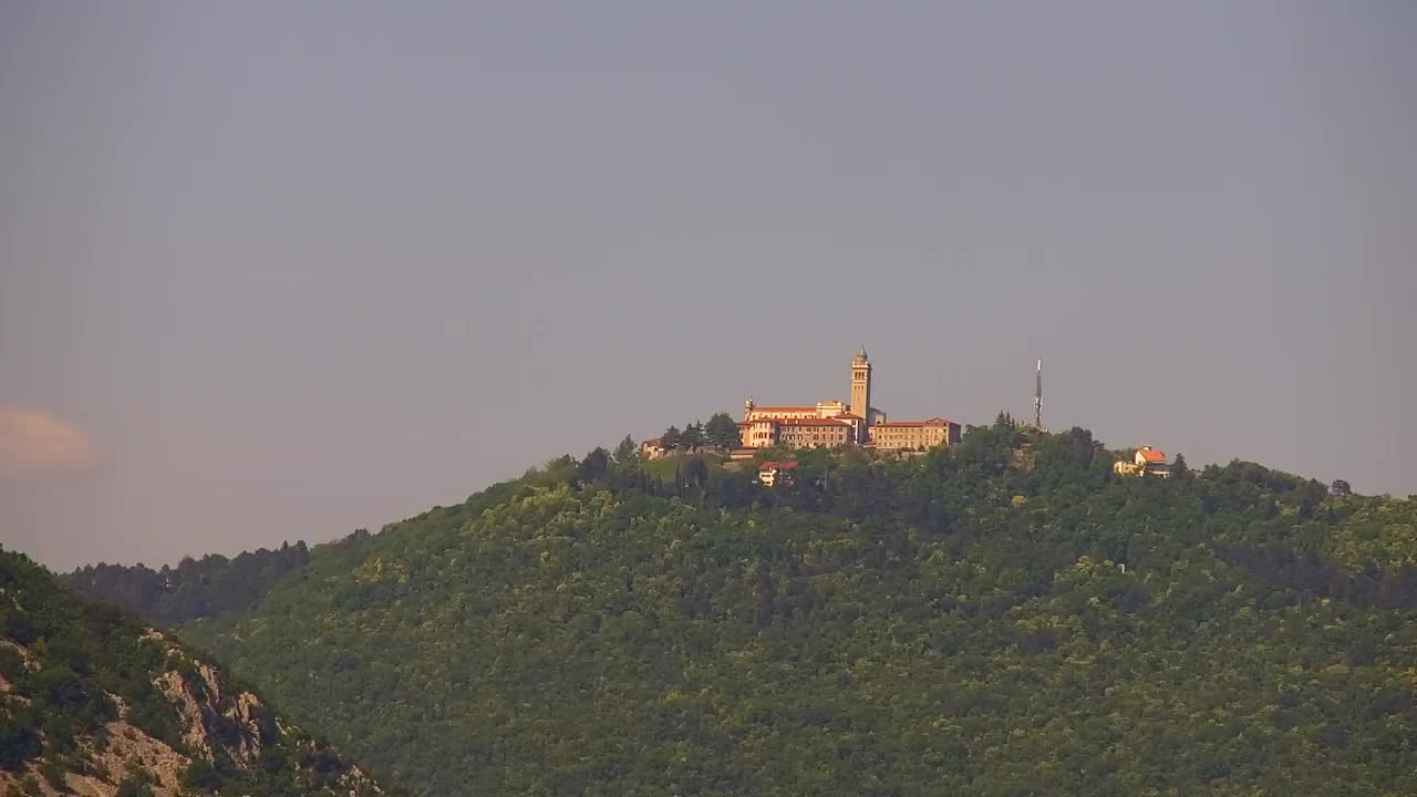 Nova Gorica y Gorizia: Impresionantes Vistas desde el Monasterio Franciscano de Kostanjevica