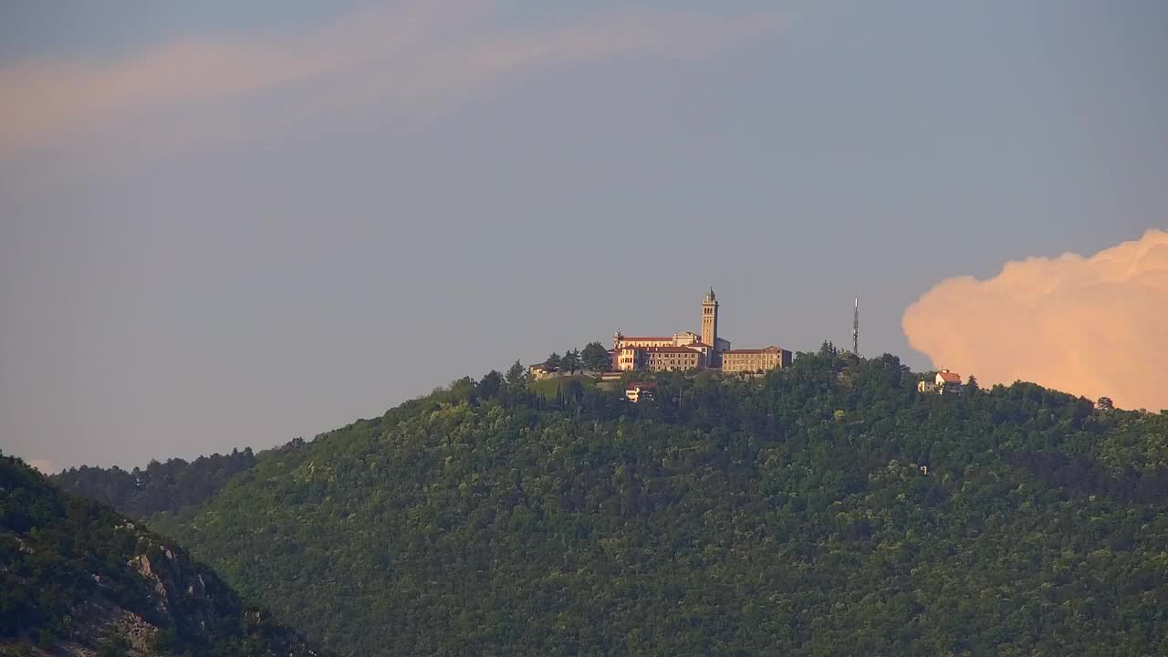 Nova Gorica e Gorizia: Panorama Mozzafiato dal Convento Francescano di Castagnevizza