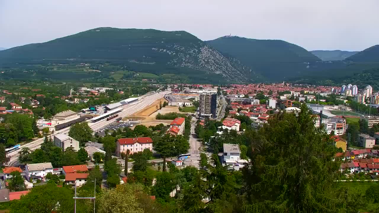 Nova Gorica y Gorizia: Impresionantes Vistas desde el Monasterio Franciscano de Kostanjevica