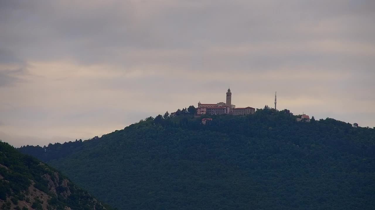 Nova Gorica y Gorizia: Impresionantes Vistas desde el Monasterio Franciscano de Kostanjevica