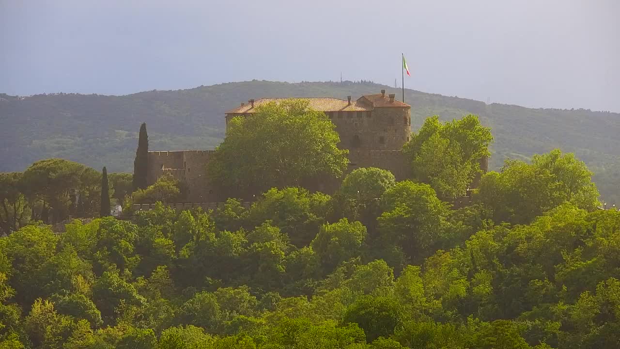 Nova Gorica e Gorizia: Panorama Mozzafiato dal Convento Francescano di Castagnevizza