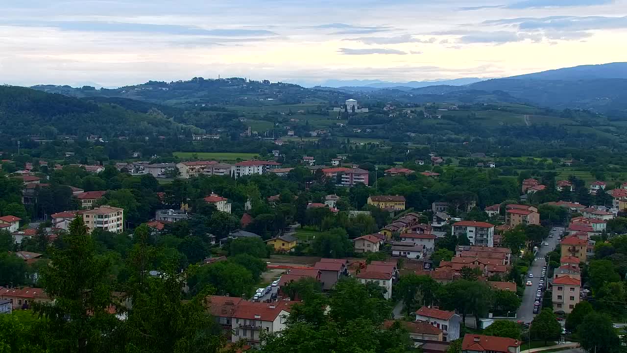 Nova Gorica e Gorizia: Panorama Mozzafiato dal Convento Francescano di Castagnevizza