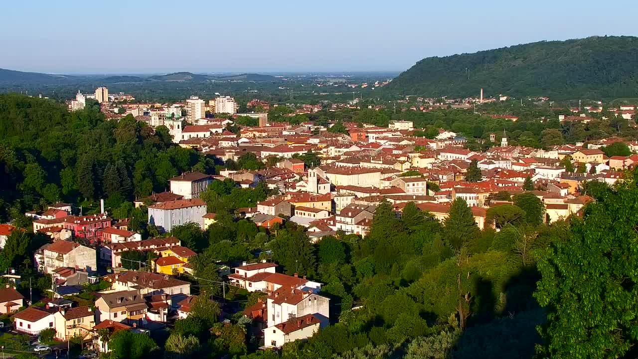 Nova Gorica e Gorizia: Panorama Mozzafiato dal Convento Francescano di Castagnevizza