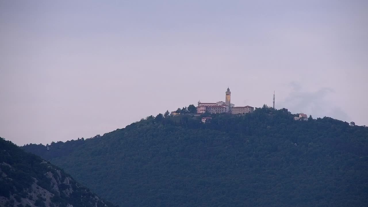 Nova Gorica e Gorizia: Panorama Mozzafiato dal Convento Francescano di Castagnevizza