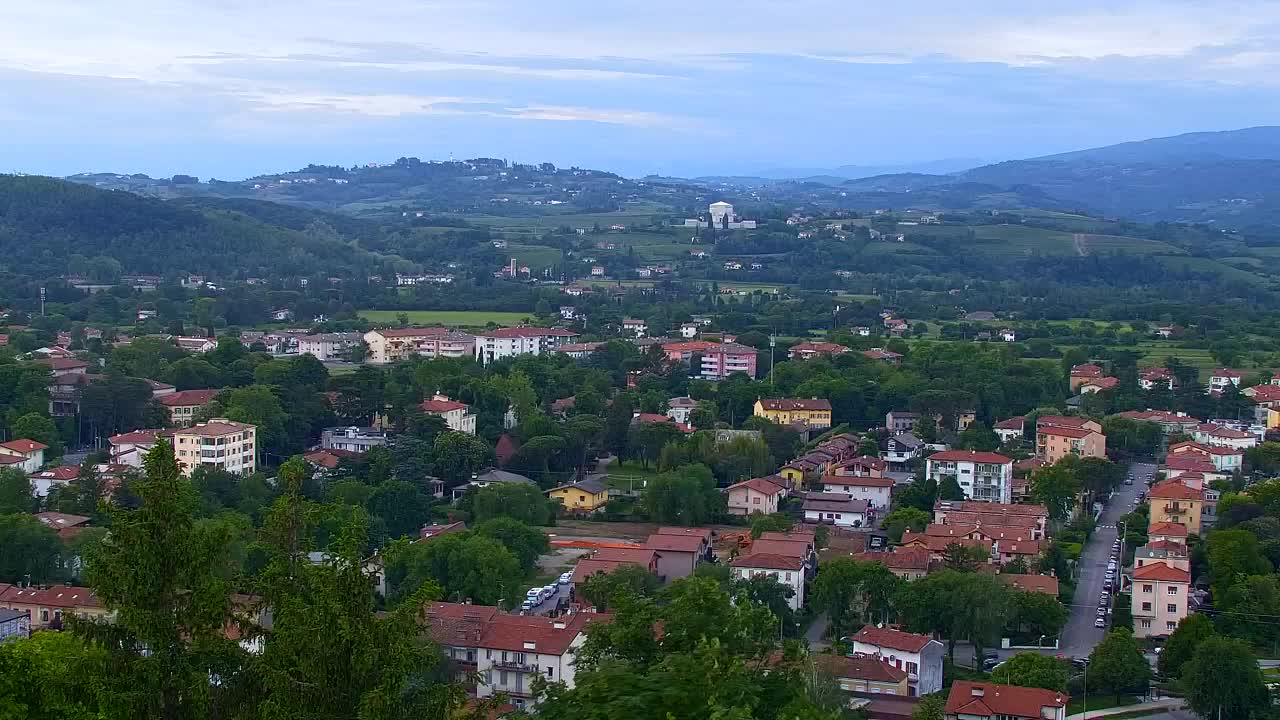 Nova Gorica e Gorizia: Panorama Mozzafiato dal Convento Francescano di Castagnevizza