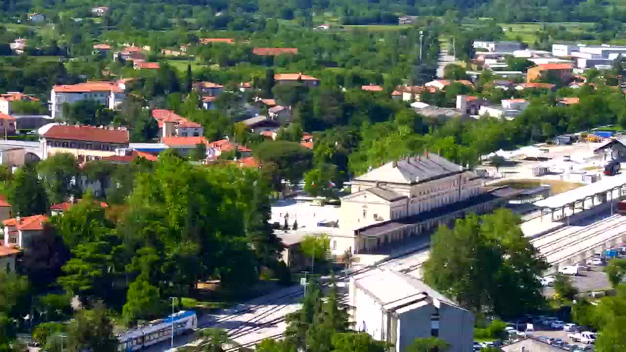 Nova Gorica e Gorizia: Panorama Mozzafiato dal Convento Francescano di Castagnevizza