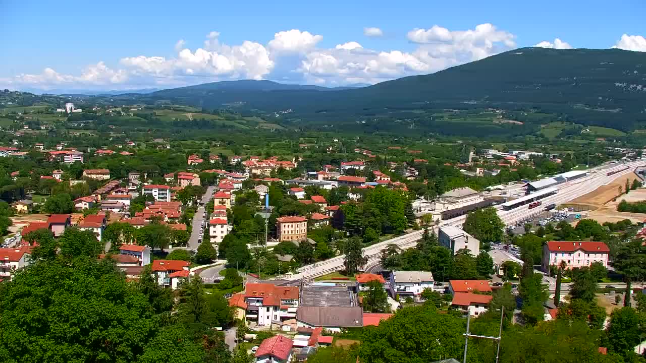 Nova Gorica e Gorizia: Panorama Mozzafiato dal Convento Francescano di Castagnevizza