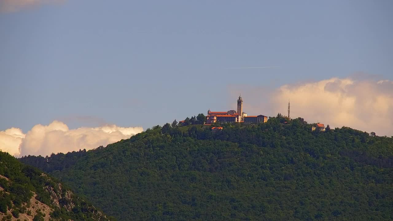 Nova Gorica e Gorizia: Panorama Mozzafiato dal Convento Francescano di Castagnevizza