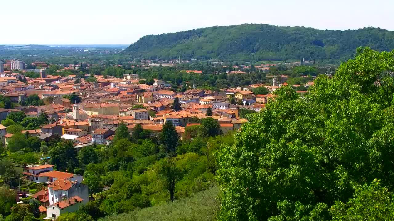 Nova Gorica i Gorica: Prekrasan Pogled iz Franjevačkog Samostana Kostanjevica