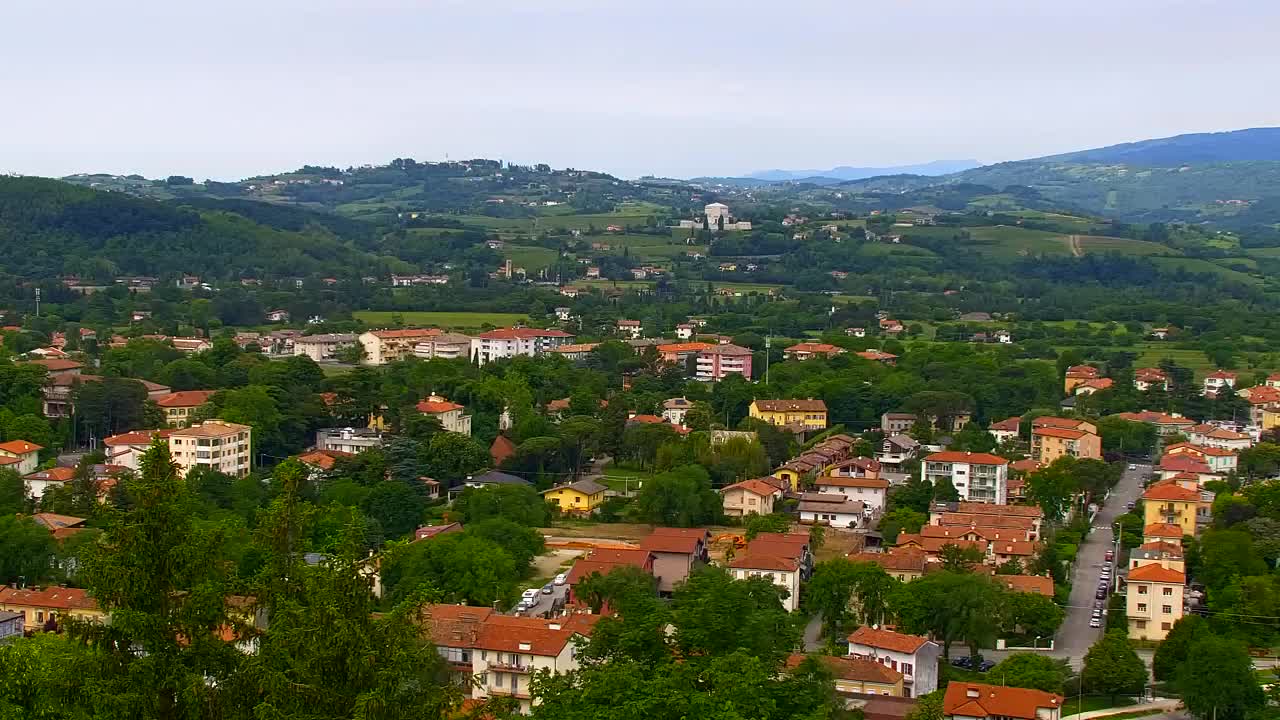 Nova Gorica e Gorizia: Panorama Mozzafiato dal Convento Francescano di Castagnevizza
