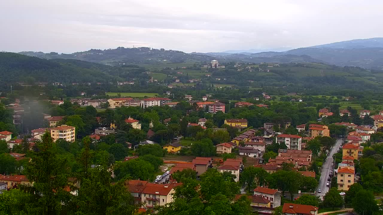 Nova Gorica e Gorizia: Panorama Mozzafiato dal Convento Francescano di Castagnevizza