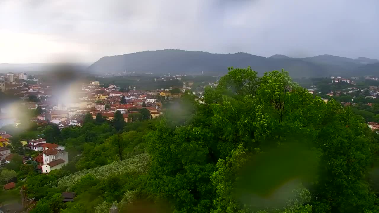 Nova Gorica e Gorizia: Panorama Mozzafiato dal Convento Francescano di Castagnevizza