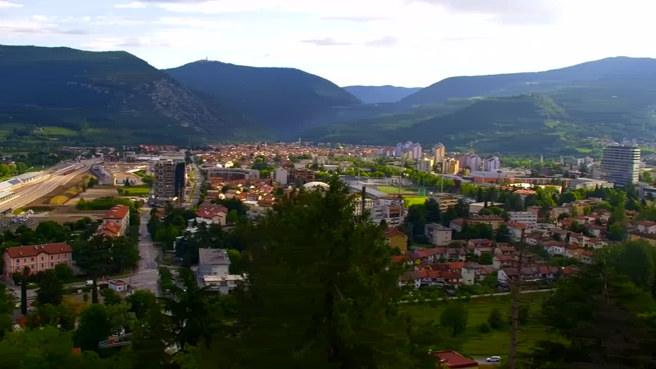 Nova Gorica i Gorica: Prekrasan Pogled iz Franjevačkog Samostana Kostanjevica