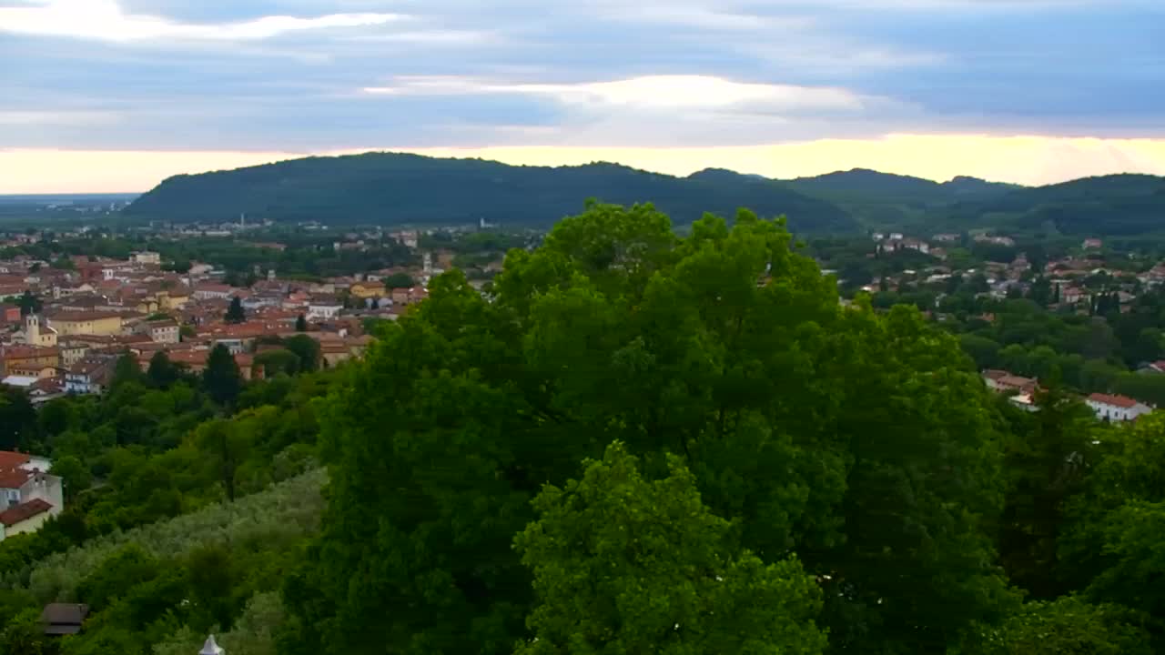 Nova Gorica e Gorizia: Panorama Mozzafiato dal Convento Francescano di Castagnevizza