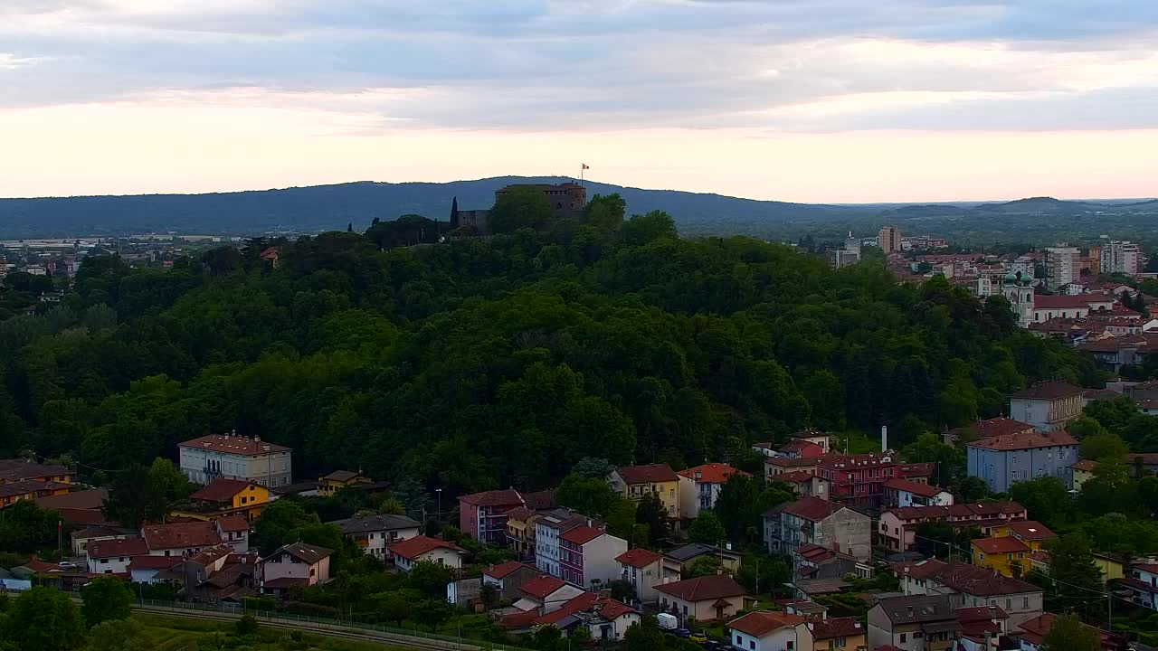 Nova Gorica e Gorizia: Panorama Mozzafiato dal Convento Francescano di Castagnevizza