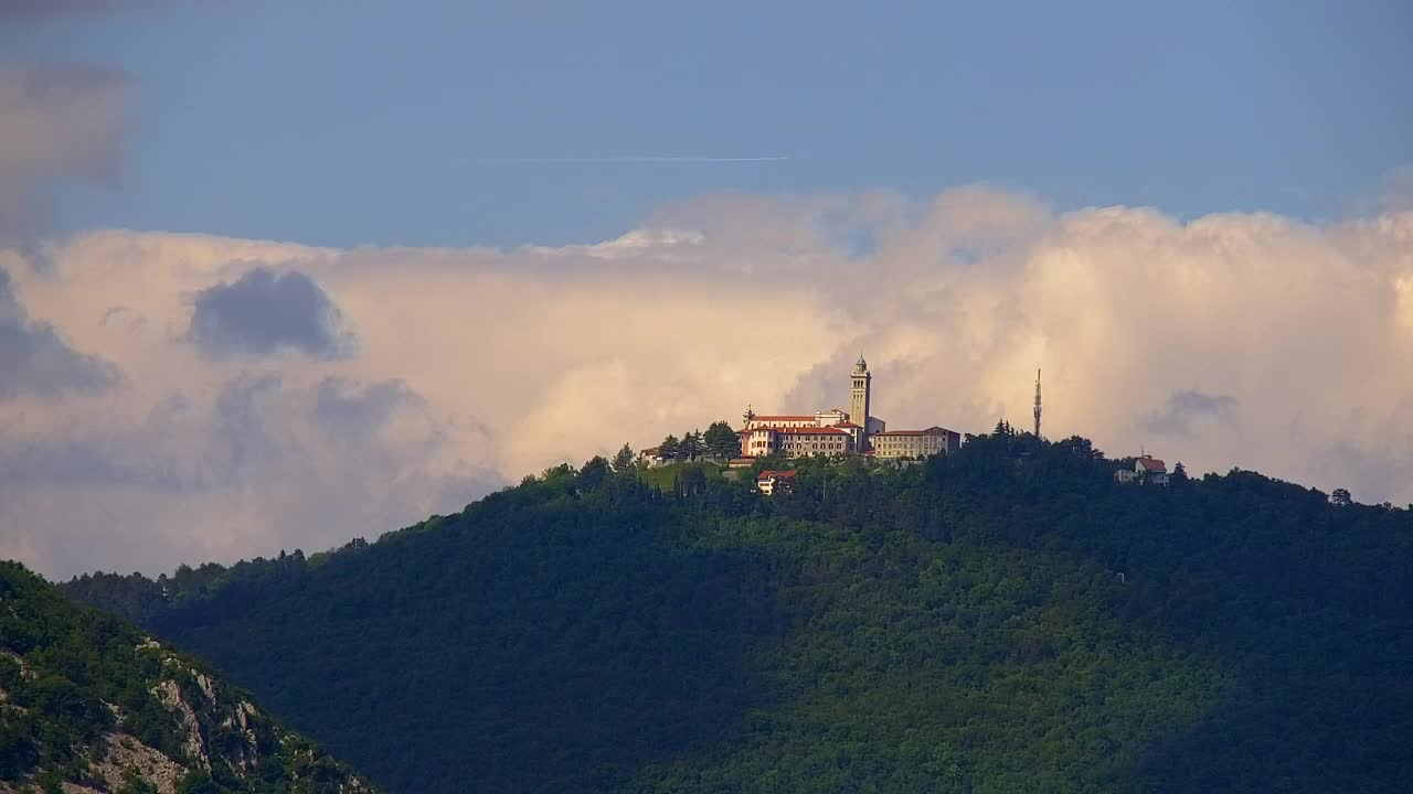 Nova Gorica e Gorizia: Panorama Mozzafiato dal Convento Francescano di Castagnevizza