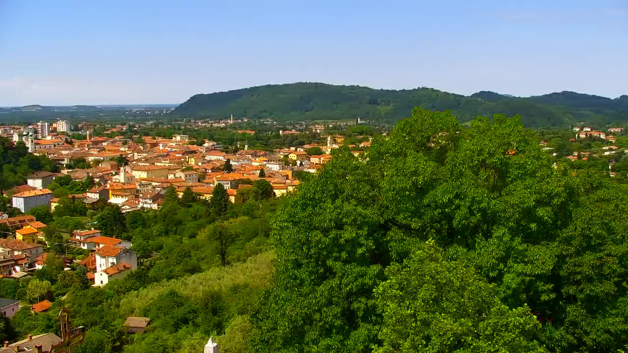 Nova Gorica e Gorizia: Panorama Mozzafiato dal Convento Francescano di Castagnevizza