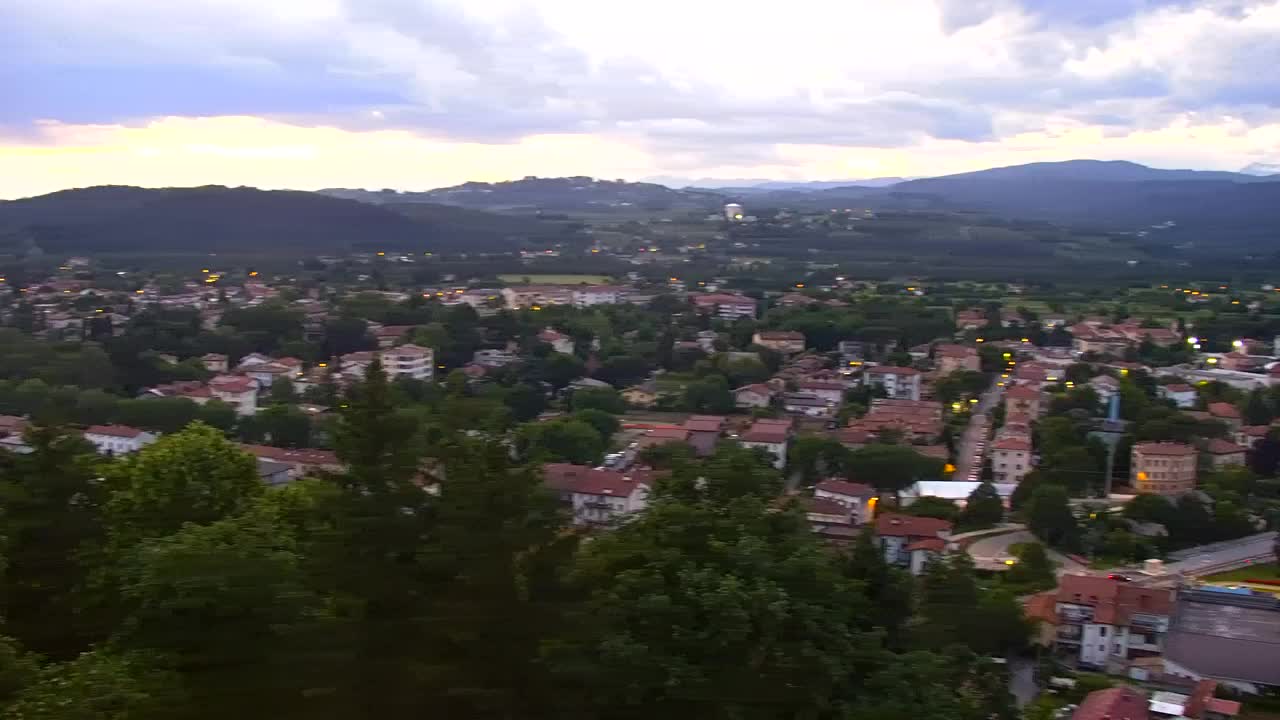 Nova Gorica e Gorizia: Panorama Mozzafiato dal Convento Francescano di Castagnevizza