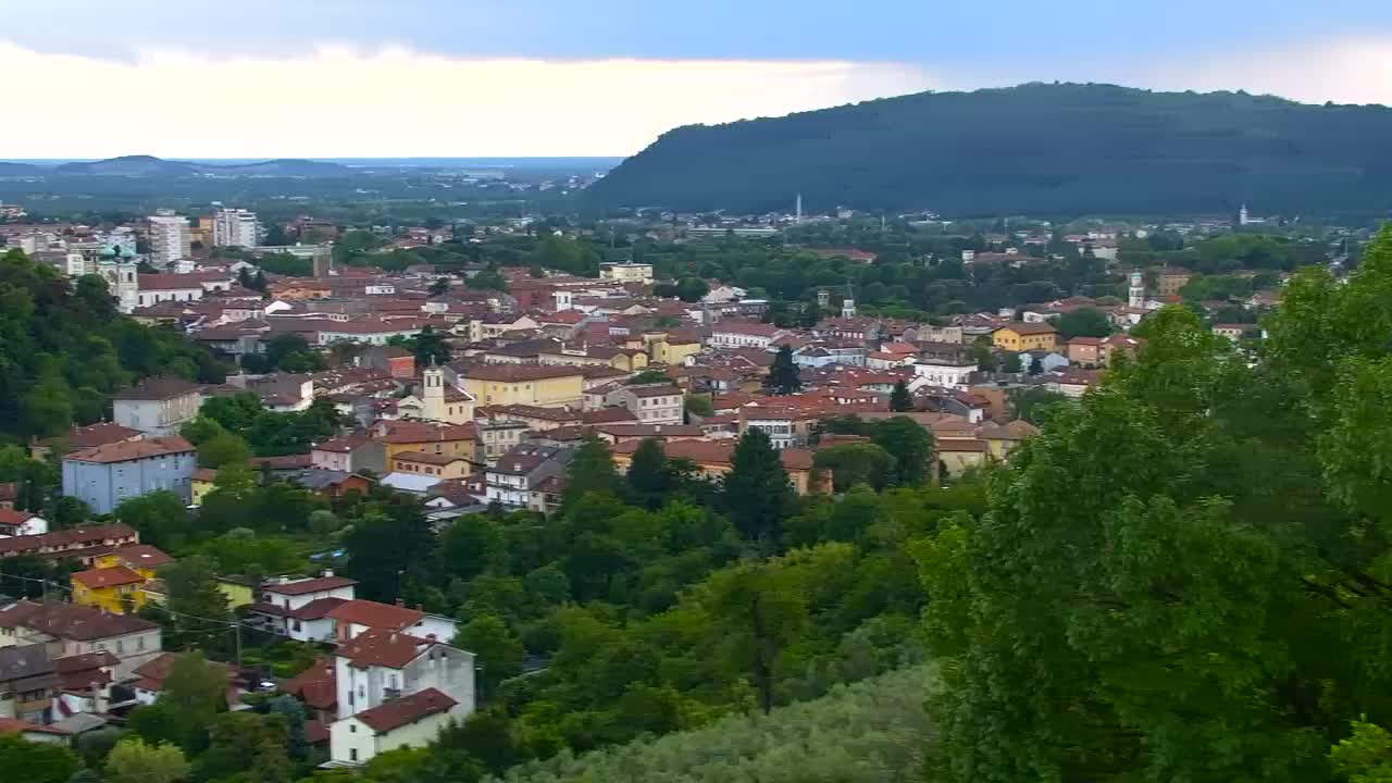 Nova Gorica i Gorica: Prekrasan Pogled iz Franjevačkog Samostana Kostanjevica