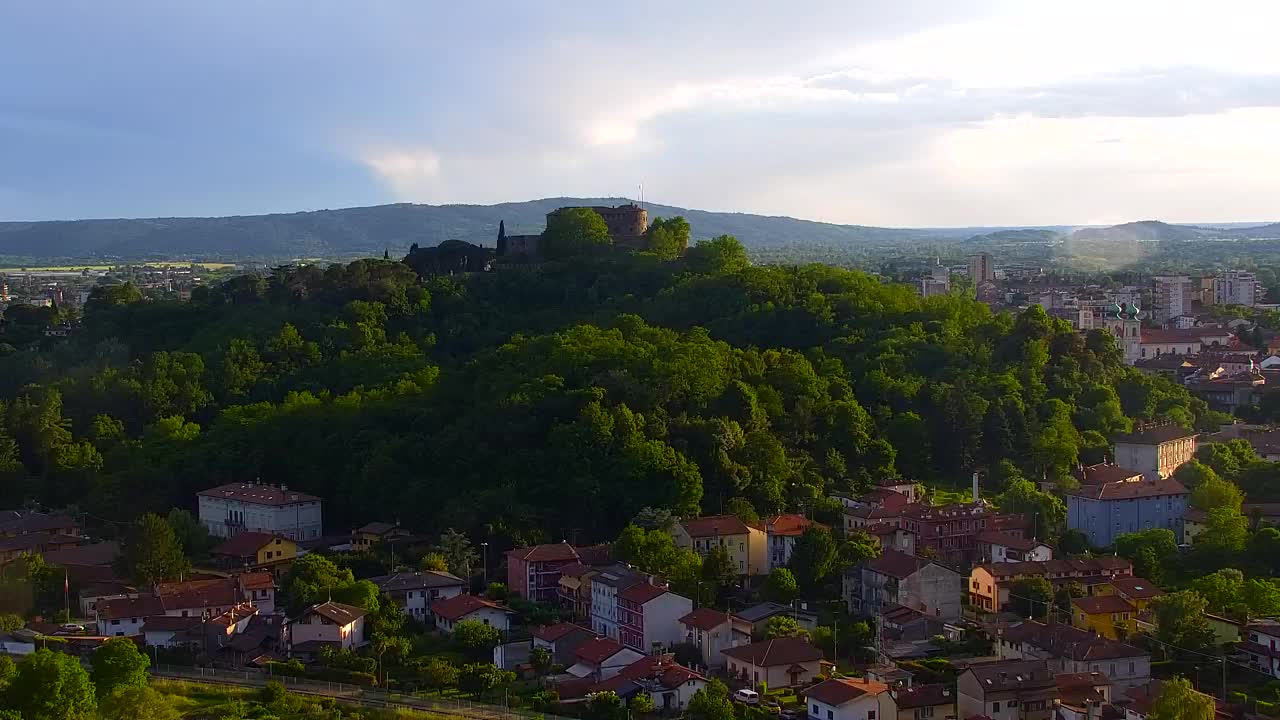 Nova Gorica e Gorizia: Panorama Mozzafiato dal Convento Francescano di Castagnevizza