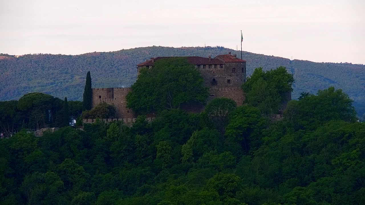Nova Gorica e Gorizia: Panorama Mozzafiato dal Convento Francescano di Castagnevizza