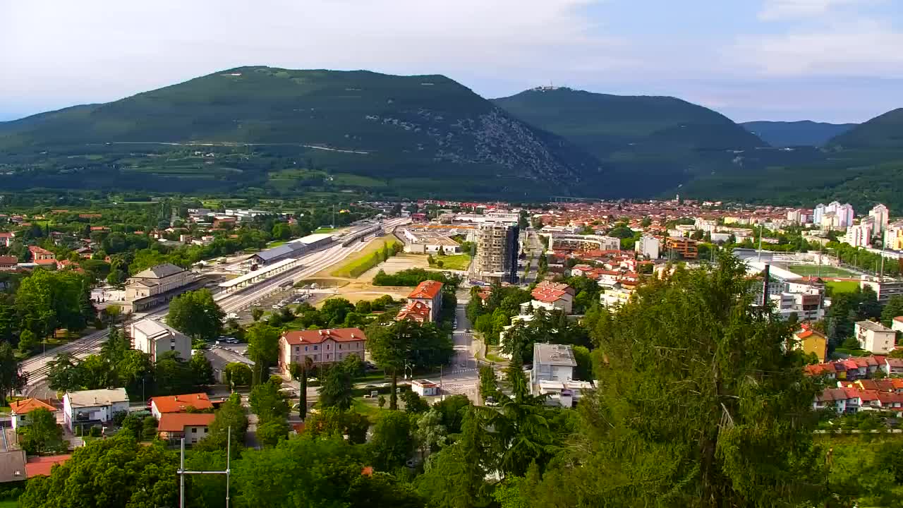 Nova Gorica e Gorizia: Panorama Mozzafiato dal Convento Francescano di Castagnevizza