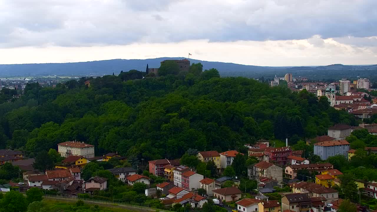Nova Gorica e Gorizia: Panorama Mozzafiato dal Convento Francescano di Castagnevizza