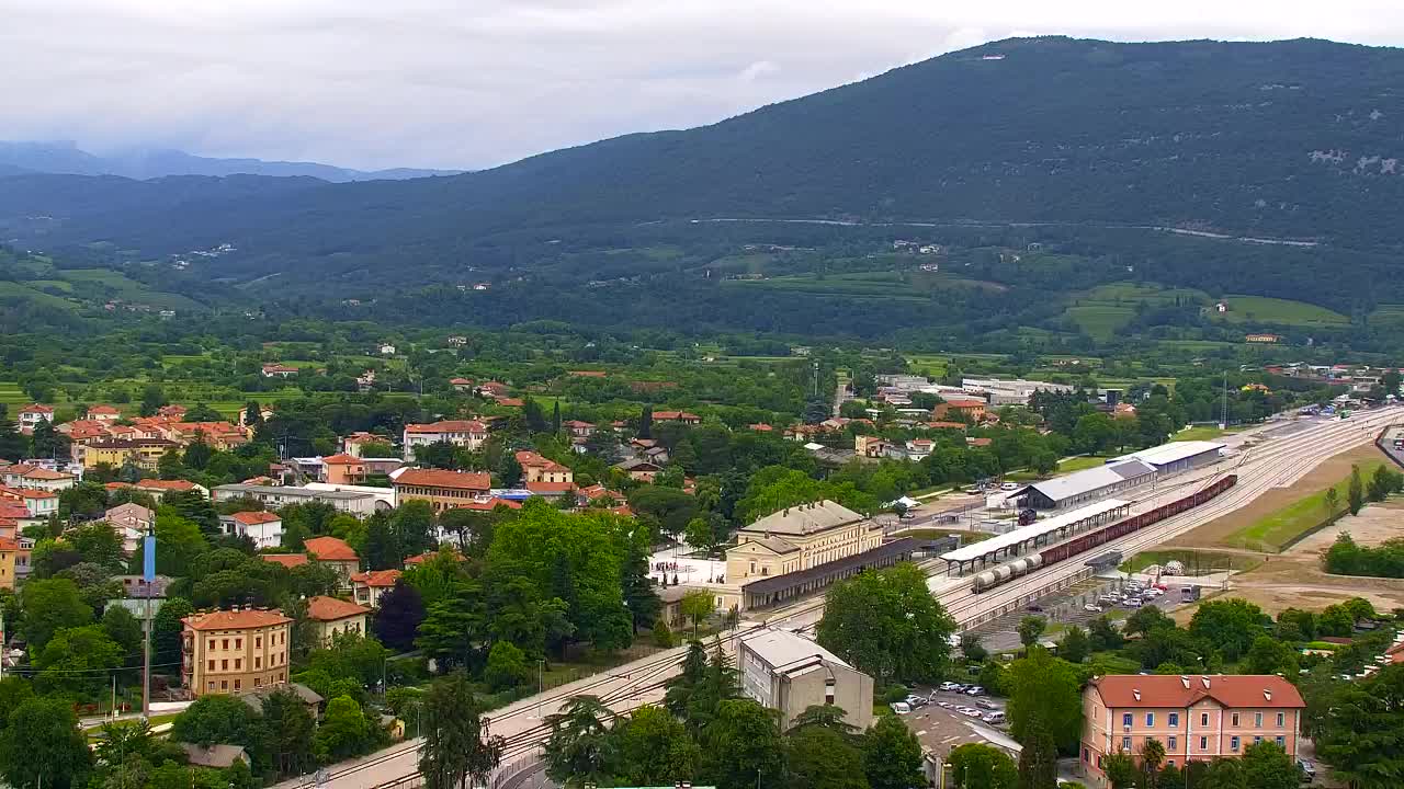 Nova Gorica e Gorizia: Panorama Mozzafiato dal Convento Francescano di Castagnevizza