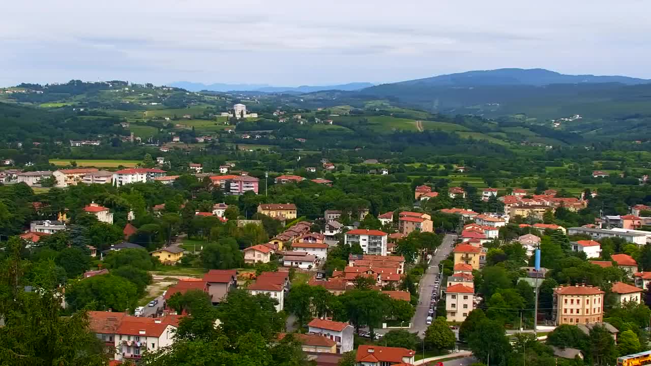 Nova Gorica e Gorizia: Panorama Mozzafiato dal Convento Francescano di Castagnevizza
