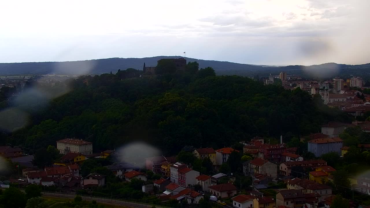 Nova Gorica e Gorizia: Panorama Mozzafiato dal Convento Francescano di Castagnevizza