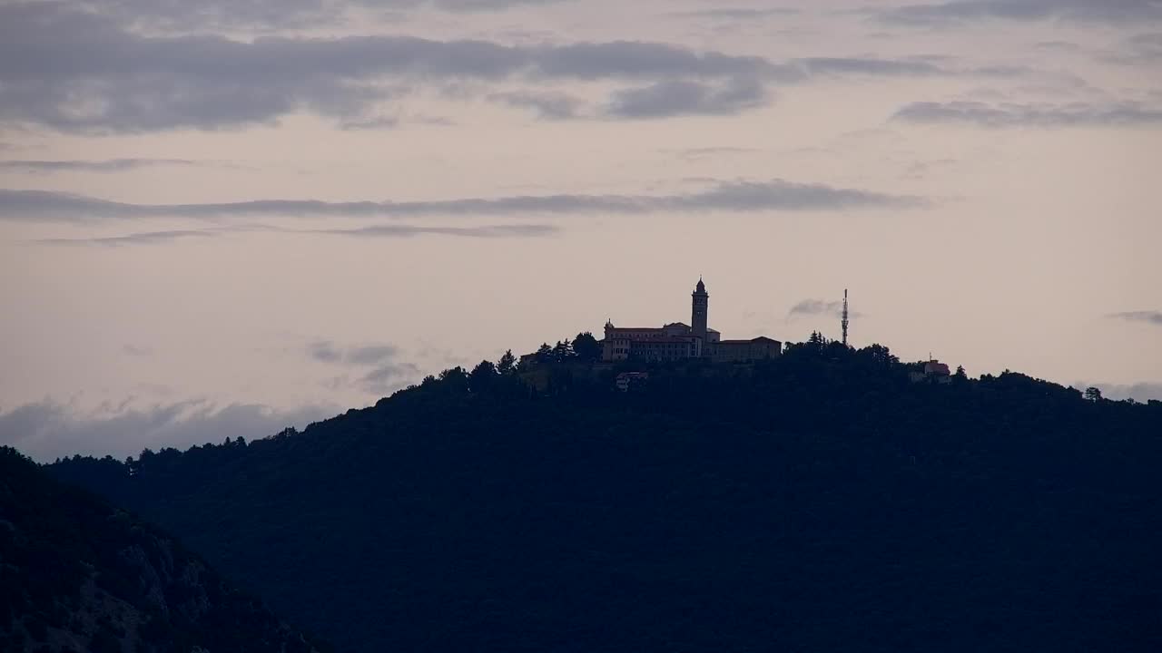 Nova Gorica i Gorica: Prekrasan Pogled iz Franjevačkog Samostana Kostanjevica