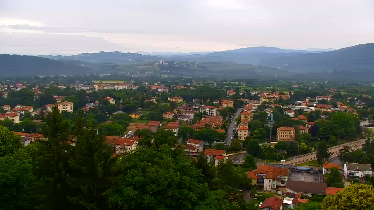 Nova Gorica e Gorizia: Panorama Mozzafiato dal Convento Francescano di Castagnevizza
