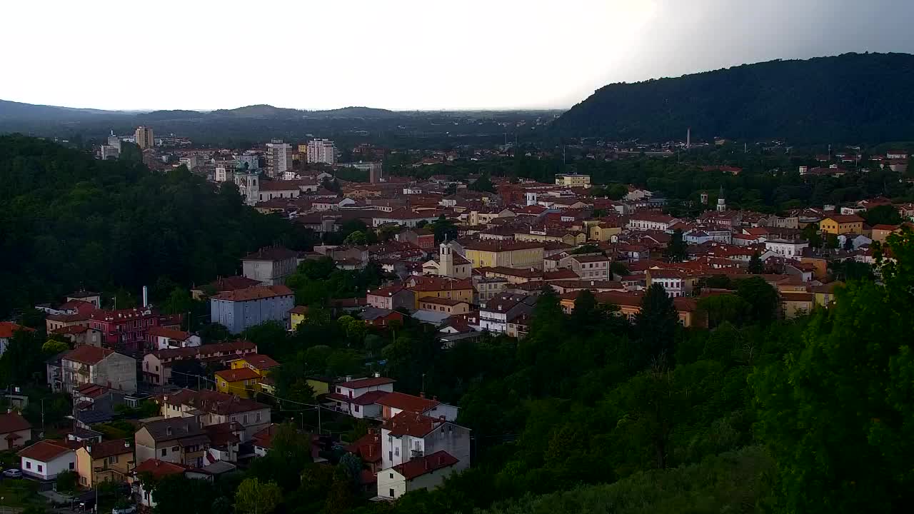 Nova Gorica i Gorica: Prekrasan Pogled iz Franjevačkog Samostana Kostanjevica