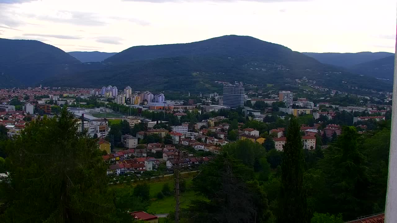 Nova Gorica i Gorica: Prekrasan Pogled iz Franjevačkog Samostana Kostanjevica